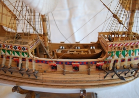 Galleon Golden Hind (1575 g) England